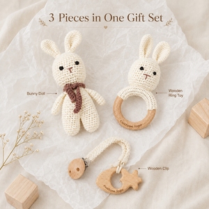 Soporte de chupete de bebé de juguete suave de conejito de ganchillo neutro Unisex con regalo de madera con forma de animal de haya - Product Image 3