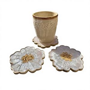 Posavasos de Resina Acabado a Mano, Estilo Bohemio, Ecológico, Diseñado para Mantener las Superficies de los Muebles Secas y sin Rayones para el Hogar - Product Image 1