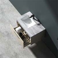 Meuble-lavabo mural flottant de luxe moderne crème OEM avec miroir LED intelligent et vasque en céramique pour projets hôteliers