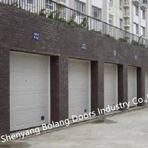 Style européen <span class=keywords><strong>Porte</strong></span> de <span class=keywords><strong>garage</strong></span> coulissante automatique Fonctionnement silencieux Inclinaison vers le haut Panneau de protection des doigts Design moderne Matériau en acier Villas - Product Image 1