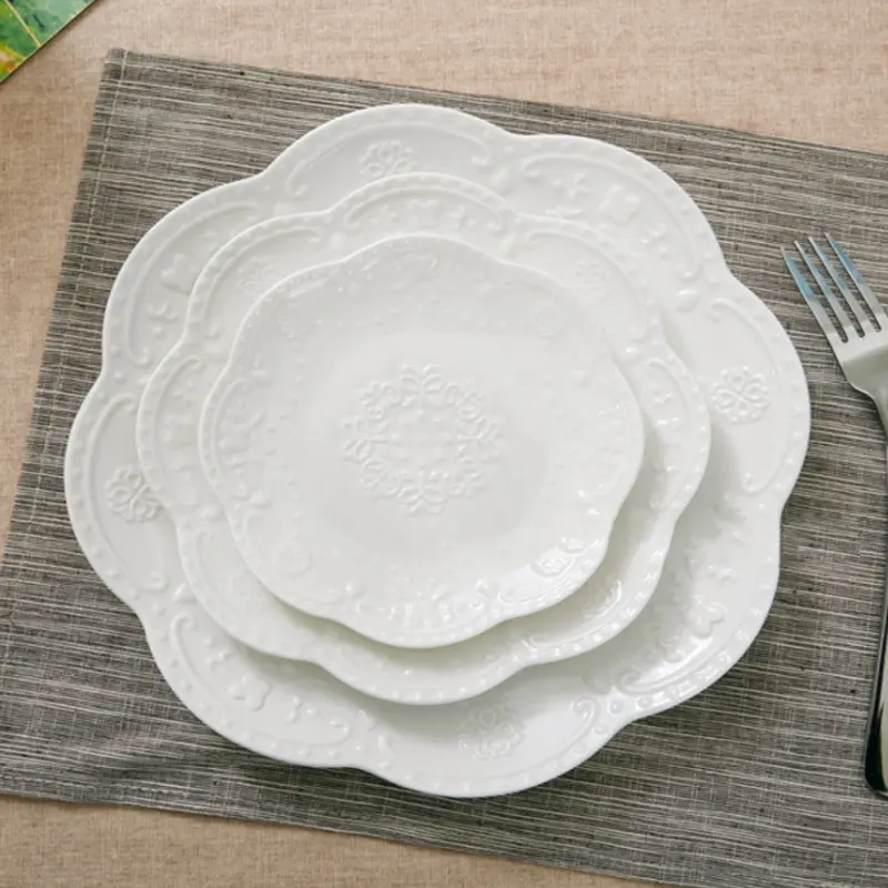 LG20190620-9 yeni tasarlanmış otel restoran favor beyaz çiçek şekli seramik tabaklar toptan