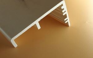 Profils d'extrusion en plastique en forme de L personnalisés, écologiques et durables pour les hôtels, les hôpitaux et les commerces - Product Image 2