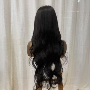 Naturel Vague Usine En Gros Couleur Naturelle 13*4 Dentelle 200% Densité Court <span class=keywords><strong>Cheveux</strong></span> Humains Bouclés <span class=keywords><strong>Avec</strong></span> Bang Perruque - Product Image 1