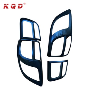 Accessoires automobiles noirs en gros, caches de feux arrière, couvre-ampoules arrière pour Chevrolet Trailblazer - Product Image 2