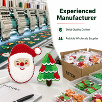 Lot de mini-écussons de Noël en gros : Écussons en chenille Père Noël, renne, pain d'épices, autocollants pour pulls ambiance festive, en stock