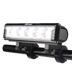 Phare avant de vélo de montagne à énergie solaire longue portée, lampe de cyclisme haute puissance étanche pour les sorties nocturnes et les trajets urbains - Product Image 1