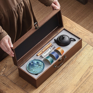 Coffret Cadeau Service à Thé Musée du Palais – Théière, Tasses et Plateau en Céramique – Style Chinois Classique – Souvenir Culturel pour Cadeaux d'Affaires - Product Image 1