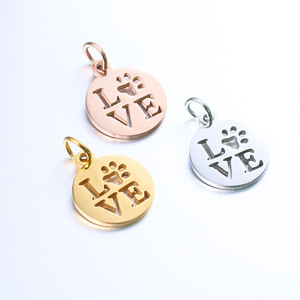 Breloques en acier inoxydable gravées au laser personnalisées, motif LOVE, empreinte de patte, cœur, rond, pour la fabrication de bijoux DIY – Vente chaude - Product Image 1