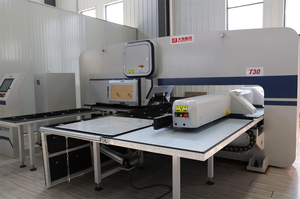 Machine de poinçonnage à tourelle CNC mécanique à couple élevé, moteur servo électrique <span class=keywords><strong>Fuji</strong></span>, haute précision 0,1 <span class=keywords><strong>mm</strong></span>, puissance 14 kW pour l'industrie du meuble - Product Image 4