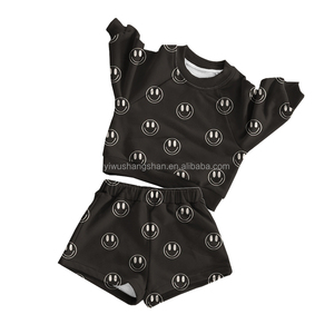 Ensembles de vêtements deux pièces OEM personnalisés pour enfants pulls à manches longues sweats-shirts shorts ensembles de garçons et filles imprimés western en éponge française - Product Image 3