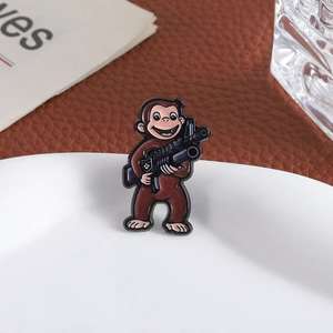Pin de esmalte divertido y original con diseño de <span class=keywords><strong>mono</strong></span> con pistola, broche de animal adorable para solapa y mochila, accesorios de joyería humorística, Año Nuevo Chino, Amor - Product Image 3