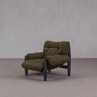 Fauteuil simple en velours vintage avec structure en bois massif et accoudoirs capitonnés pour salon, chambre ou salle de séjour