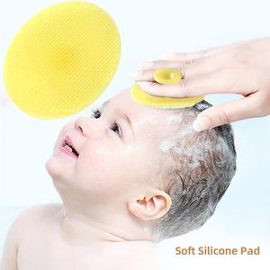 Cepillo de madera iónico ovalado para bebé con cerdas suaves, diseño de paleta, cómodo al tacto, mango de madera de haya para baño y lavado corporal - Product Image 3