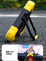 M4 Notfall-Beleuchtungsdreieck Wiederaufladbare Batterie Solarbetrieben Hochintensives Prismatisches Reflektierendes PVC-Material für Autobahneinsatz