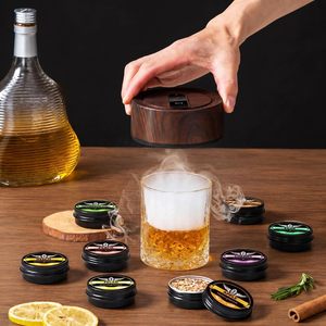 Kit <span class=keywords><strong>de</strong></span> fumage électrique pour whisky, ensemble d'outils <span class=keywords><strong>de</strong></span> bar, coffret en bois brûlé (Brevet en instance), rechargeable, 8 saveurs, copeaux <span class=keywords><strong>de</strong></span> bois, style Old Fashioned - Product Image 4