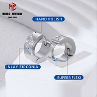 Pendientes Clásicos Plateados en Plata, Resistentes al Deslustre, de Acero Inoxidable con Circonita Cúbica, Impermeables, Tipo Huggie, con Diseño de Gancho y Engaste de Garra