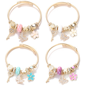 Bracciale Regolabile in Acciaio Inossidabile Placcato <span class=keywords><strong>Oro</strong></span> 18K con Ciondoli a Farfalla, Fiore, Chiave e Smalto, Braccialetto con Perline, Gioielli Moda Donna - Product Image 1