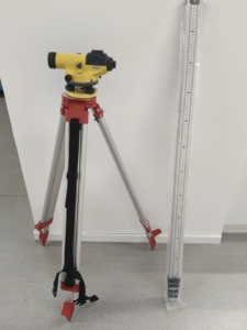 Trípode de Aluminio Resistente para Instrumentos de Topografía, Apto para Estaciones Totales y Accesorios de Topografía - Product Image 5