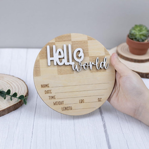 Targa in Legno Incisa per Annuncio Nascita, Motivo a Scacchi 'Hello World', 6,2 Pollici - Product Image 1