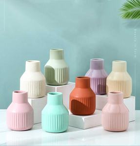 Pequeños Floreros de Cerámica Coloridos, Adornos Decorativos para Mesa de Comedor, Decoración Nórdica para el Hogar, Baño y Oficina, Lindos Floreros de Escritorio - Product Image 2