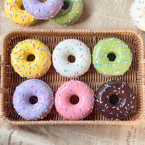 Ensemble de jouets de cuisine pour modeler la pâte, thème beignets aux couleurs arc-en-ciel vives et passionnantes, avec accessoires de décoration mignons et colorés en forme d'aiguilles - Product Image 2