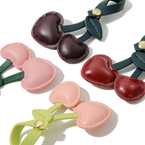 Goreal moda bolso encanto mujer cinturón hebilla lindo cereza PU cuero llavero encanto para bolso Casual y accesorios de ropa - Product Image 3