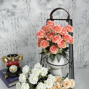 Fiori Artificiali di Seta all'Ingrosso, 24 Teste di Rose Felici di Alta Qualità per Decorazione d'Interni - Product Image 5