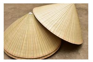 Chapeau de paille de style vietnamien varié chapeau traditionnel conique en feuille de palmier en bambou à vendre - Product Image 3