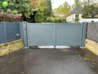 Portail de cour en aluminium avec finition thermolaquée, semi-privé, battant, pour allée, avec service de modélisation 3D