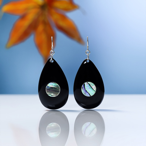 Boucles d'oreilles pendantes artisanales vietnamiennes en corne de buffle Minh Giang Craft, brillance naturelle, bijoux éthiques, cadeau - Product Image 3