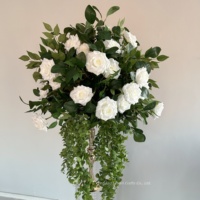 Vente en gros de boules de fleurs artificielles en soie de haute qualité pour les arrangements de mariage, décoration de centre de table
