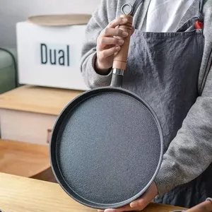 Poêle à frire <span class=keywords><strong>en</strong></span> métal de 26 cm, intérieur non revêtu, fond <span class=keywords><strong>en</strong></span> <span class=keywords><strong>fonte</strong></span>, pour œufs, crêpes, steaks, compatible gaz et <span class=keywords><strong>induction</strong></span> - Product Image 6