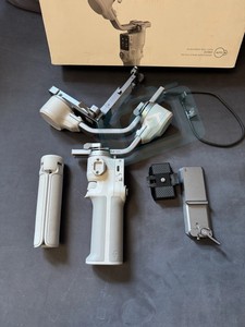 Gimbal Profesional HFT RS 4 Mini para Cámara, Compatible con V5.1, 13 Horas de Duración de Batería, Carga Útil de 4.5 kg, Construcción de Aluminio, Controlador para Móviles - Product Image 4