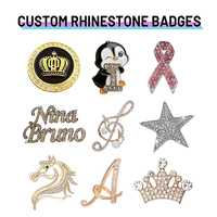 Maßgefertigte RHINESTONE Anstecknadeln Kristallkrone Stern Schleifenband Abzeichen Modische Brosche Accessoires für Jacken Kleider Dekorationen Keine Mindestbestellmenge
