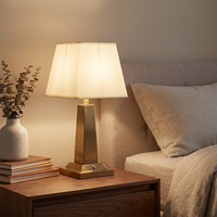 Lampe de table élégante en laiton au design rétro, portable, romantique, luxueuse, sans fil, pour hôtel, mariage, avec abat-jour en tissu, rechargeable