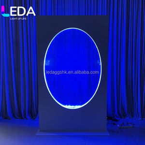 LEDA Leda Panneau de fond ovale en cascade avec panneau en verre et fontaine, idéal pour les mariages et événements, servant également de panneau de bienvenue pour la décoration de mariage - Product Image 1