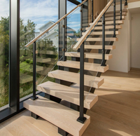 CBMmart, fabricant chinois, escalier flottant moderne à marches en bois massif sur mesure à faible coût avec rampe en verre pour appartement