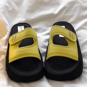 Nouvelles Sandales Épaisses Femme 2025 – Tendance, Confortables et Légères pour la Plage et l'Été - Product Image 5