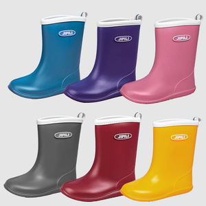 Chaussures <span class=keywords><strong>de</strong></span> <span class=keywords><strong>pluie</strong></span> pour enfants japonais chaussures d'eau légère pour filles <span class=keywords><strong>de</strong></span> la maternelle bottes <span class=keywords><strong>de</strong></span> <span class=keywords><strong>pluie</strong></span> antidérapantes pour bébé école primaire garçons bottes en PVC - Product Image 1
