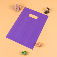 Sacs en plastique LDPE personnalisés imperméables en gros avec logo, recyclables, à poignée découpée, pour courses et promotion commerciale