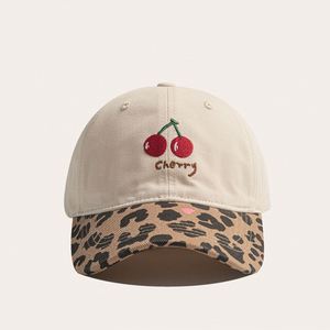 Casquette de baseball en coton à visière imprimée léopard bicolore avec broderie de lettres 'cherry' style dessin animé et broderie cerise, style streetwear décontracté - Product Image 3