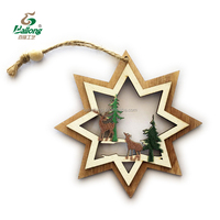 Usine professionnelle prête à expédier des ornements suspendus en bois décoration de Noël en bois