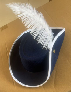 Sombreros de fieltro azul marino personalizados con logotipo para niños y adultos, sombrero de mosquetero con pluma grande - Product Image 3