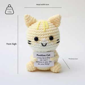 Figuras de Ganchillo Hechas a Mano: Gato Amarillo Pequeño, Perezoso, Panda con Bambú y Lindo Hámster, Muñecos Decorativos Festivos - Product Image 1