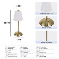 Lampe de table sans fil rechargeable avec abat-jour en tissu plissé, interrupteur tactile, batterie 1800 mAh, LED 1,2 W et lumière chaude pour chambre à coucher
