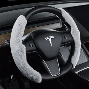 Cubierta de <span class=keywords><strong>volante</strong></span> de felpa para tesla y 3, accesorios de interior de mango de coche de piel gruesa, mullida, Negro, Rojo, rosa, gris, buena calidad - Product Image 5