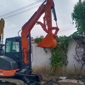 Mini-excavatrice Hitachi ZX50 U ZAXIS 50 d'occasion, haute qualité, capacité de 5 tonnes, avec chenilles en caoutchouc et pince à griffes. - Product Image 5