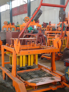 Máquina Automática para Moldear Bloques Huecos con Motor Diésel QM4-45 de Bajo Costo y Alta Rentabilidad de la Marca Shengya - Product Image 2