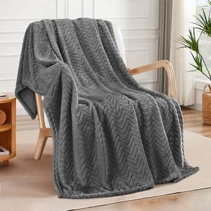 Coperta in Morbido Pile - Leggera, Anti-Acaro, Lavorata a Maglia, Decorativa con Texture Ondulata, per <span class=keywords><strong>Letto</strong></span> e Uso Invernale, Adatta a Tutte le Stagioni - Product Image 2