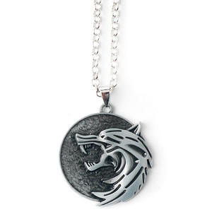 Vendita calda Game <span class=keywords><strong>Witcher</strong></span> 3 <span class=keywords><strong>Wild</strong></span> <span class=keywords><strong>Hunt</strong></span> Wolf Retro ciondolo collana portachiavi - Product Image 1
